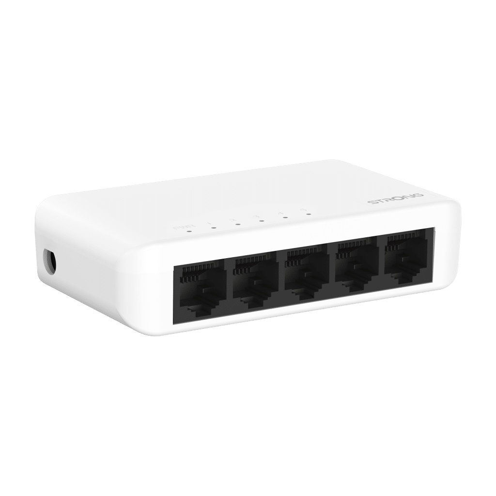 Strong SW5000P Switch di Rete Gigabit Ethernet 5 Porte (10/100/1000) Bianco - Montabile a Parete
