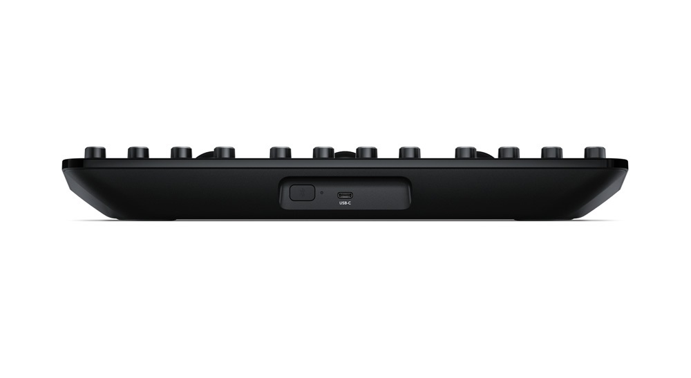 Blackmagic Design DaVinci Resolve Micro Color Panel - Pannello per correzione colore con 3 trackballs, 12 control knobs e connettività Bluetooth o USB-C (DE Keyboard)