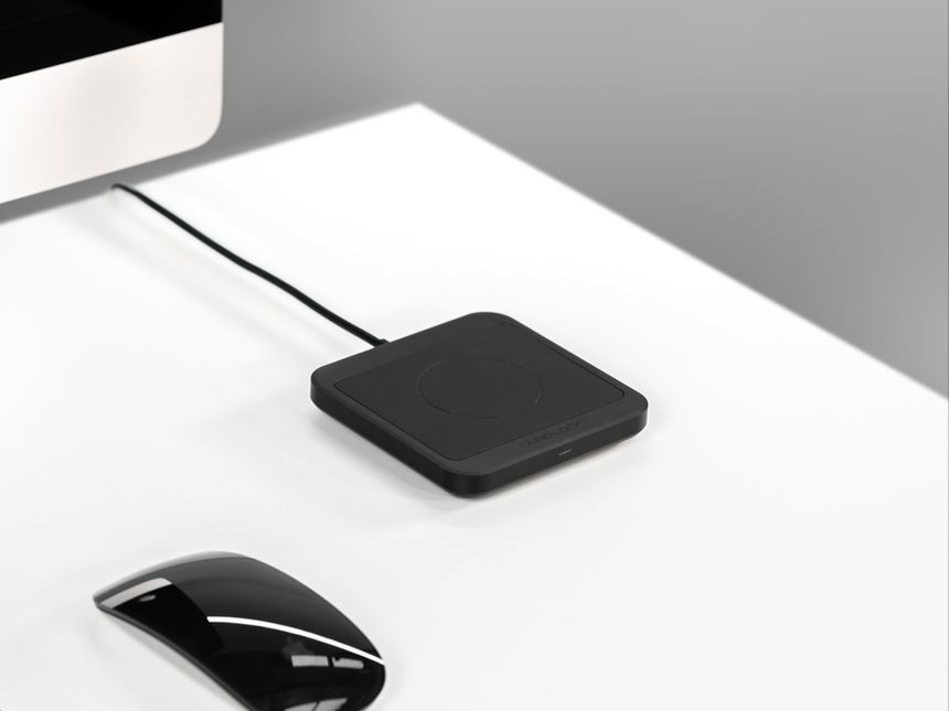 Quad Lock Caricatore Wireless Pad Nero - Ricarica da Scrivania e Comodino per Telefoni e Accessori con Allineamento Magnetico